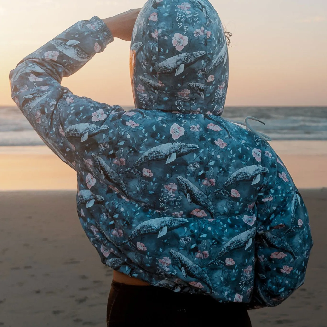Dusky Gray Whale Womens Cropped Windbreaker