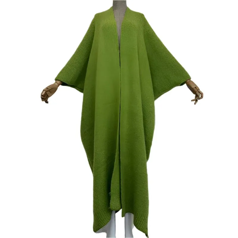 Elegant Winter Monochrome Fur Poncho Coat – Luxe & Cozy Abaya-Inspired Outerwear