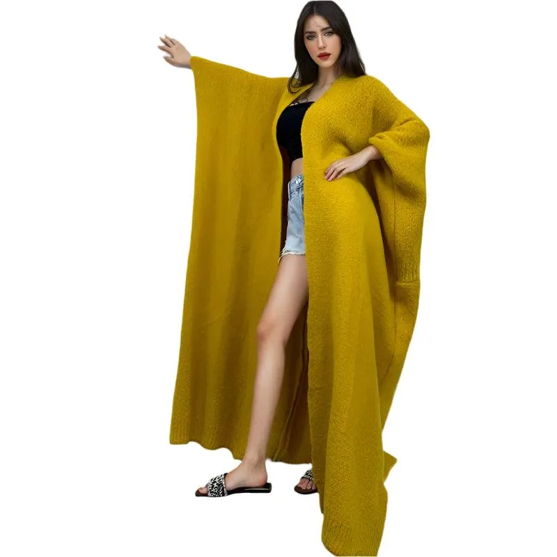 Elegant Winter Monochrome Fur Poncho Coat – Luxe & Cozy Abaya-Inspired Outerwear