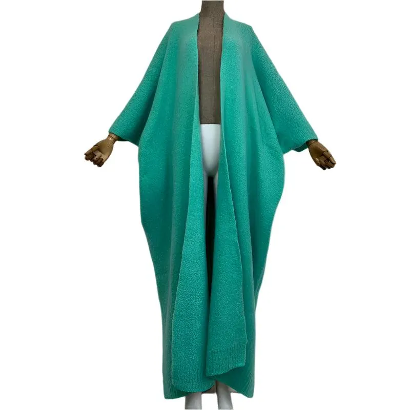 Elegant Winter Monochrome Fur Poncho Coat – Luxe & Cozy Abaya-Inspired Outerwear