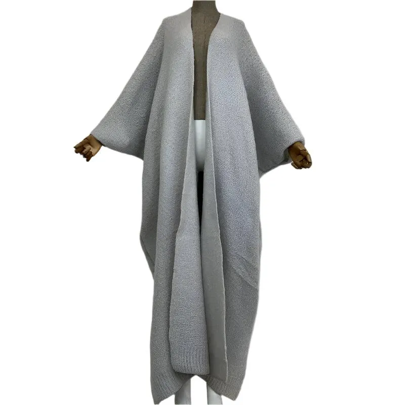 Elegant Winter Monochrome Fur Poncho Coat – Luxe & Cozy Abaya-Inspired Outerwear