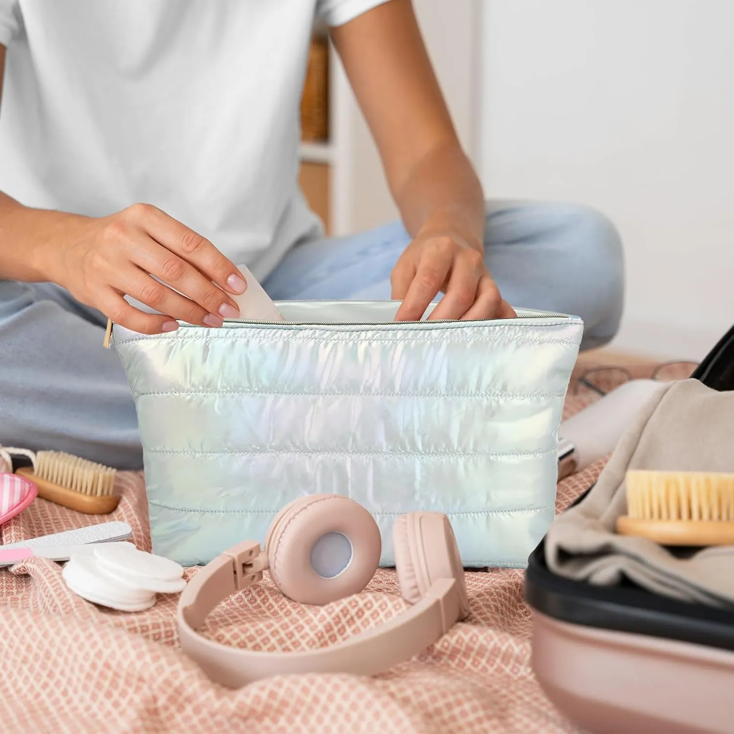 Hiroyuki Iridescent Makeup Bag, 14 inches Cosmetic Bag, Large Capacity Travel-Friendly Pouch (plain, cyan)